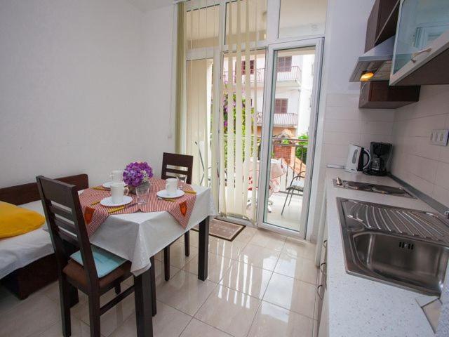 Apartmani Dana Makarska Exterior photo